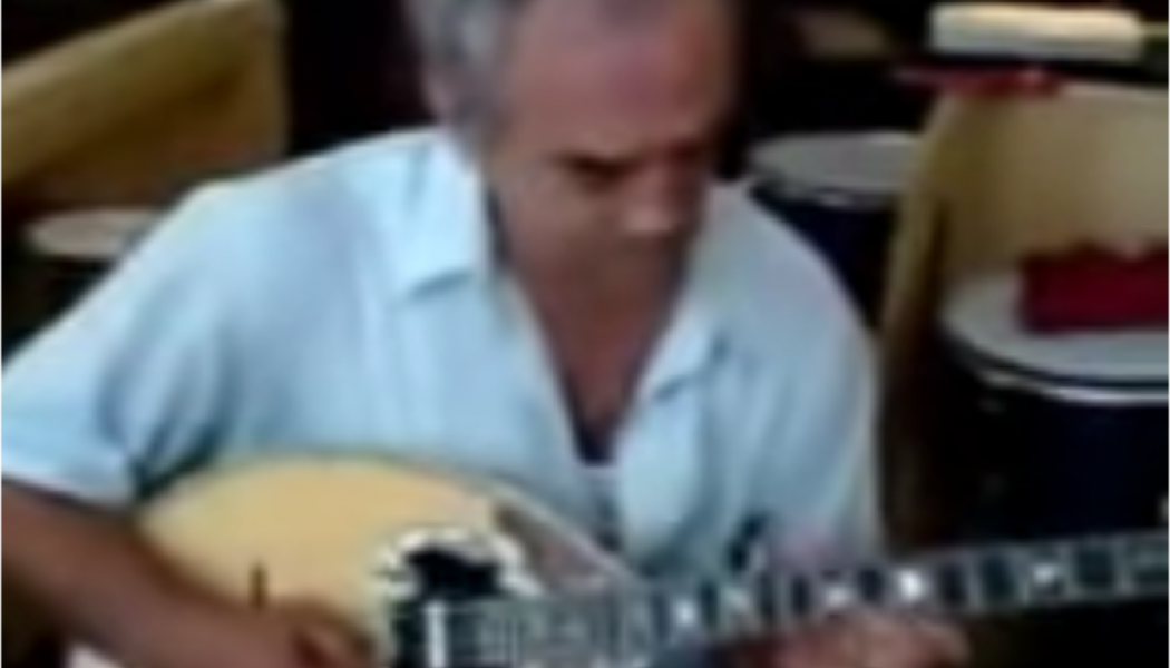 Νεκρός ξαφνικά γνωστός δεξιοτέχνης μουσικός - Επιβιβάστηκε στη Χίο και ξεψύχησε στα Ψαρά