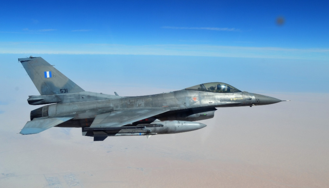 Αποκλειστικό: Μαχητικά F-16 της ΠΑ "ξύνουν" τα βράχια στο Καστελόριζο και συνεργάζονται με κομάντος JTAC!