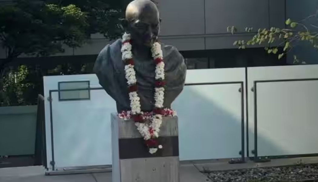 Τον βανδαλισμό του αγάλματος του Γκάντι στον Καναδά καταδίκασε η Ινδία