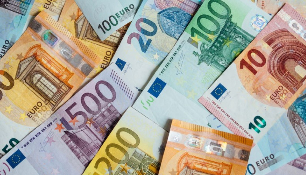 Έκτακτο επίδομα Χριστουγέννων: Πότε και ποιοι θα πάρουν 150 και 200 ευρώ (ΒΙΝΤΕΟ)