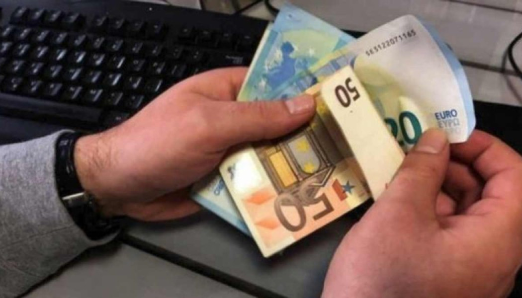Επίδομα 387 ευρώ κάθε μήνα - Ποιοι είναι οι δικαιούχοι και πώς θα το πάρουν