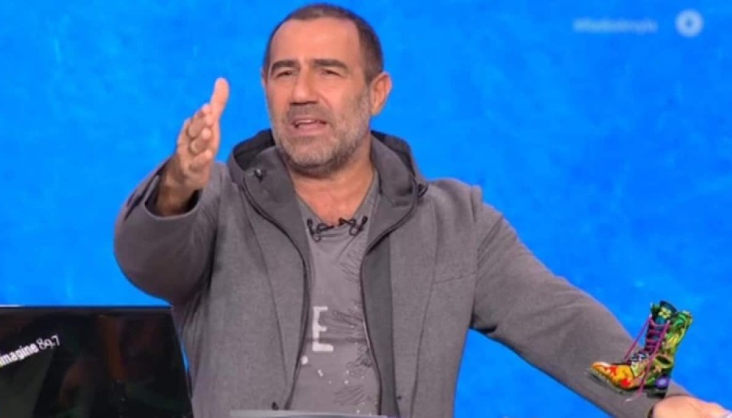 Έξαλλος ο Αντώνης Κανάκης στο Ράδιο Αρβύλα: "Δεν ντρέπεστε ρε αλήτες; Πόσο βλάκες μπορεί να είστε;"