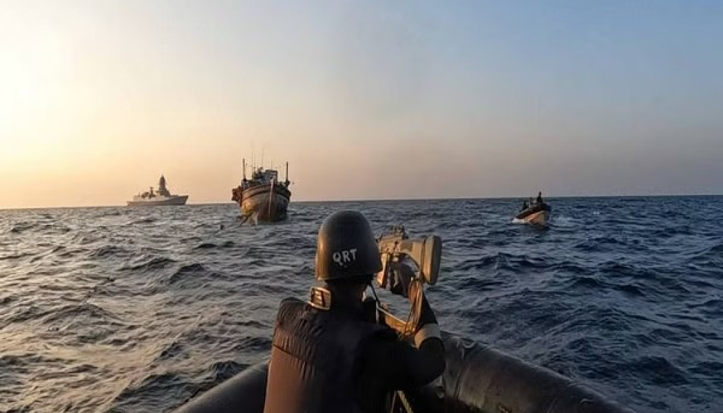 Ανέλαβε δράση το Ινδικό Πολεμικό Ναυτικό στην Αραβική Θάλασσα