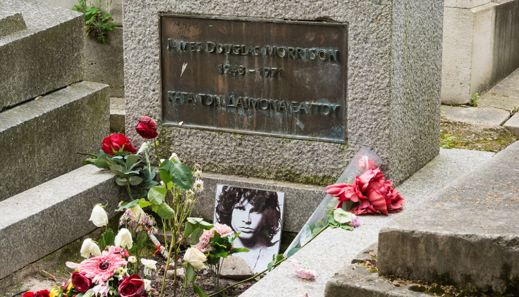 Γιατί στον τάφο του Τζιμ Μόρισον υπάρχει στα ελληνικά η φράση "Κατά τον δαίμονα εαυτού";