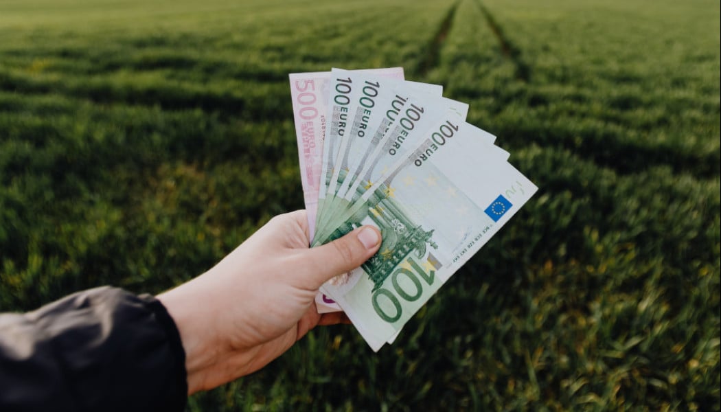ΑΔΙΑΝΟΗΤΟ: Ξένος σε κορυφαίη ομάδα πληρώνει 100 ευρώ κι ανανεώνει!