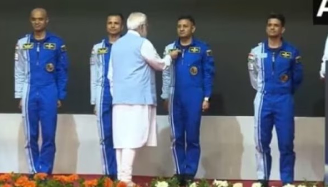 Αποκάλυψη! Αυτοί είναι οι 4 Ινδοί αστροναύτες που θα πετάξουν με την αποστολή "Gaganyaan"
