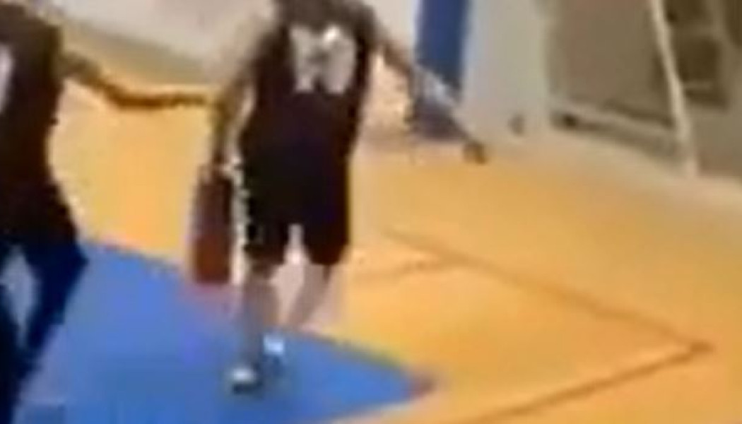 Απίστευτα επεισόδια σε τοπικό ματς μπάσκετ στο Ναύπλιο - Παίκτης άρπαξε πυροσβεστήρα (ΒΙΝΤΕΟ)