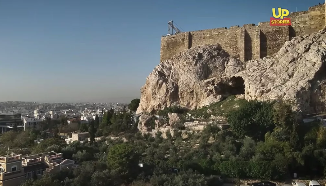 Διακρίνεις ένα πρόσωπο στο βράχο της Ακρόπολης; Δείτε το βίντεο