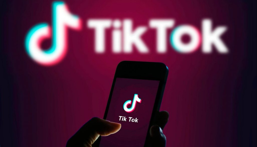 "Ξεκάθαρη προπαγάνδα": Καταλάβατε γιατί "κόπηκε" το TikTok στην Αμερική;