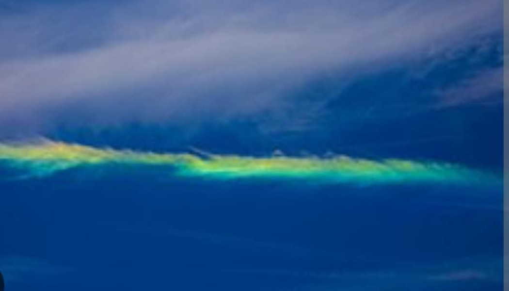 Fire rainbow: O Θοδωρής Κολυδάς εξηγεί το σπάνιο φαινόμενο στον ουρανό