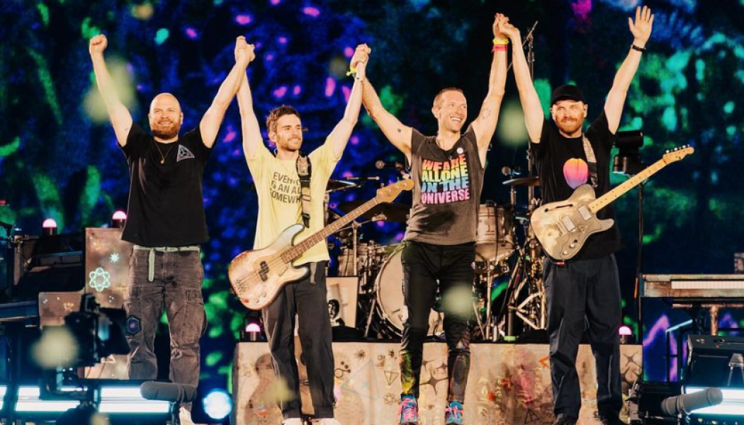 Οσμή "σκανδάλου": Αντιληφθήκατε τι έκαναν οι Coldplay στο ΟΑΚΑ