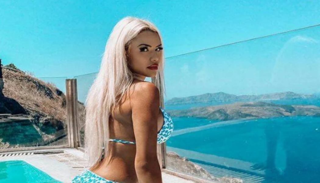 Η Στέλλα Μιζεράκη σε σέξι πόζα στην πισίνα: "Μα τι κοιτάτε;" (ΦΩΤΟ)