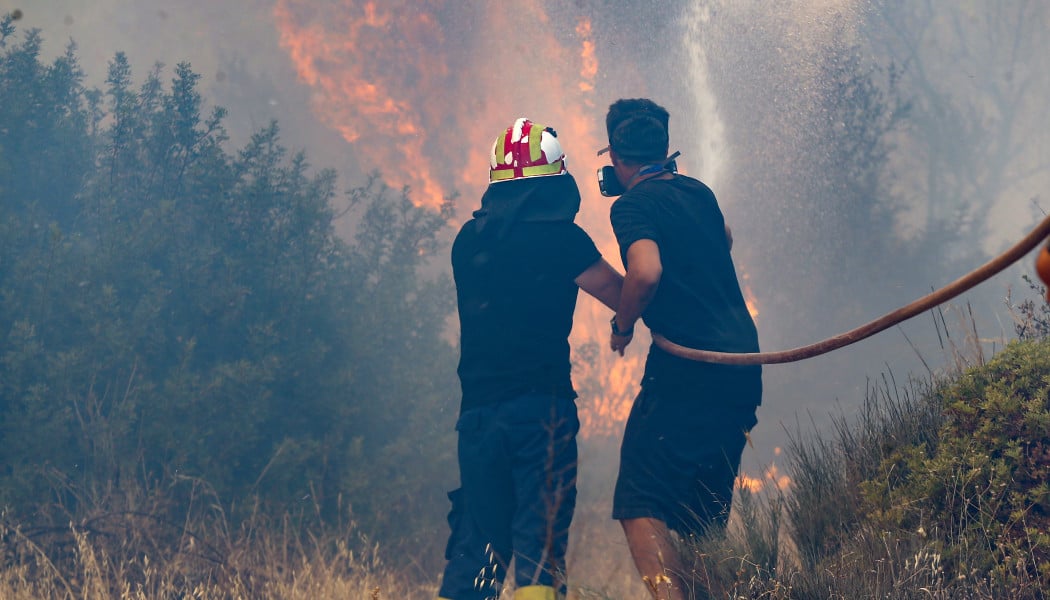 Μια φωτιά που καίει το μέλλον μας