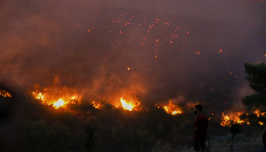 Αυτή είναι η αιτία που καίγεται η Αττική; Το φαινόμενο των κηλιδώσεων