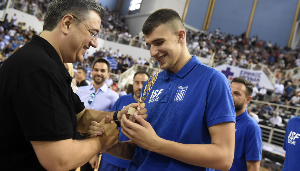 Ο Απόστολος Τζιτζικώστας είναι ο νέος Έλληνας επίτροπος στην Κομισιόν!