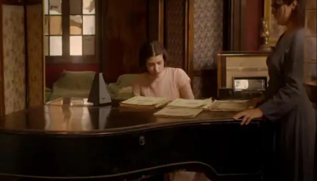 Η ελληνική σειρά που "απογείωσε" το Ertflix, είναι παράσημο στη μυθοπλασία