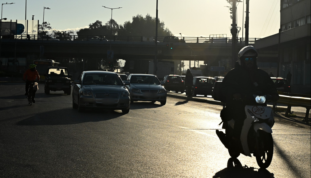 Απλοποιείται η διαδικασία έκδοσης και παράτασης αδειών οδήγησης 