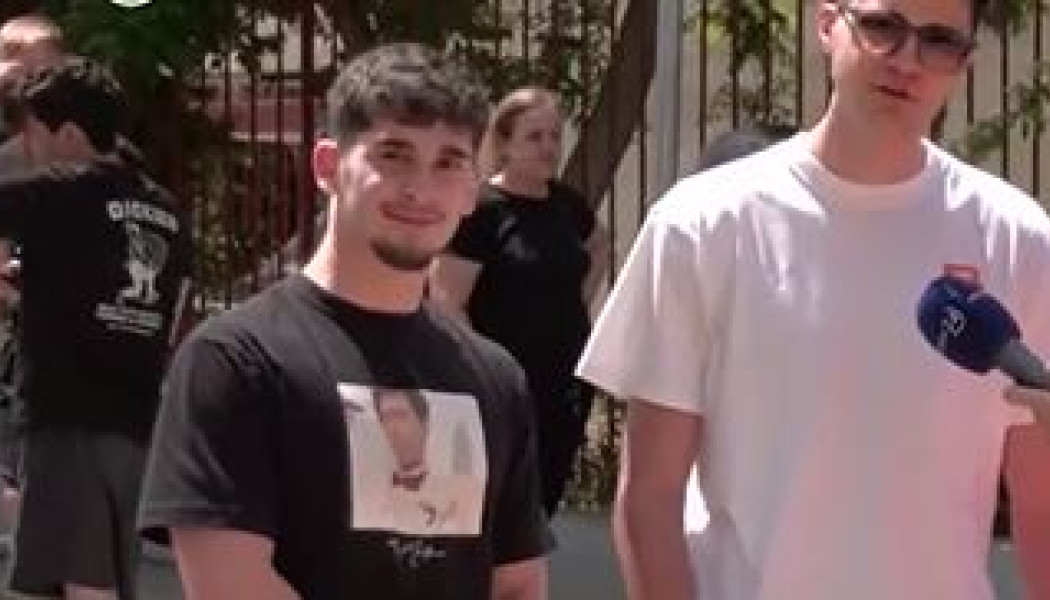 Yποψήφιος φόρεσε μπλούζα Scarface για τον Δημήτρη Γιαννακόπουλο (BINTEO)