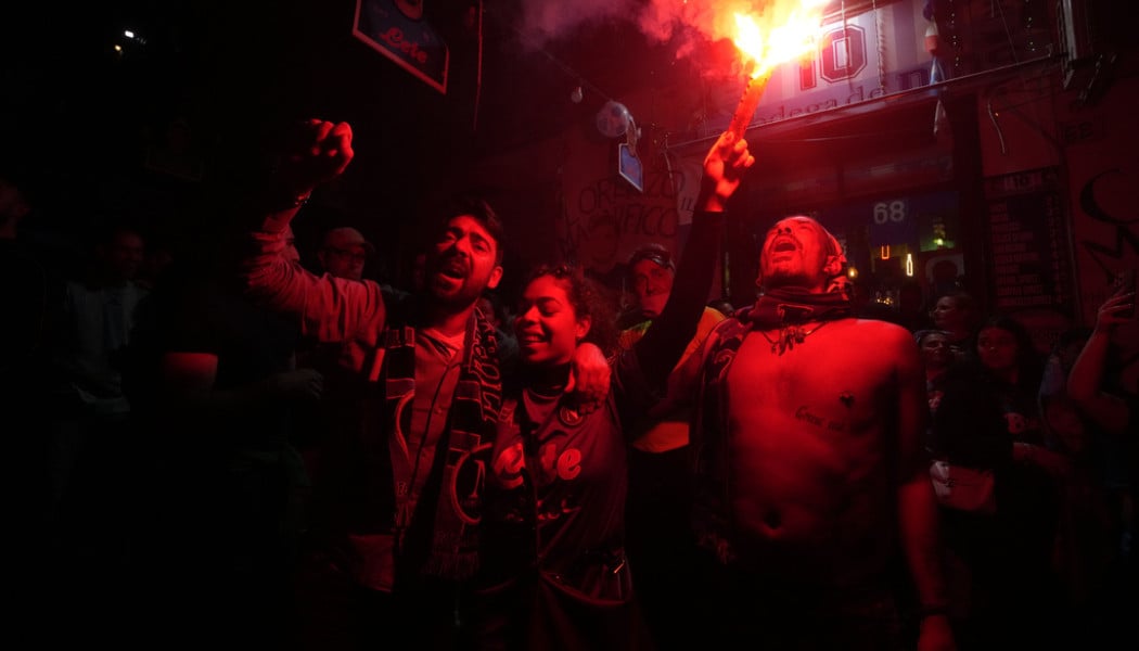 Τρέλα από τον κόσμο της Νάπολι! Υποδοχή ηρώων παρά την ισοπαλία με Πάρμα