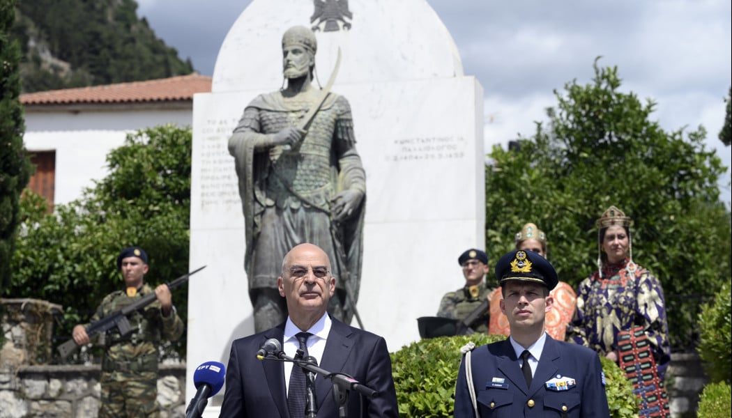Κεραυνοί Δένδια για το SAFE! "Κερκόπορτα" για Τουρκία