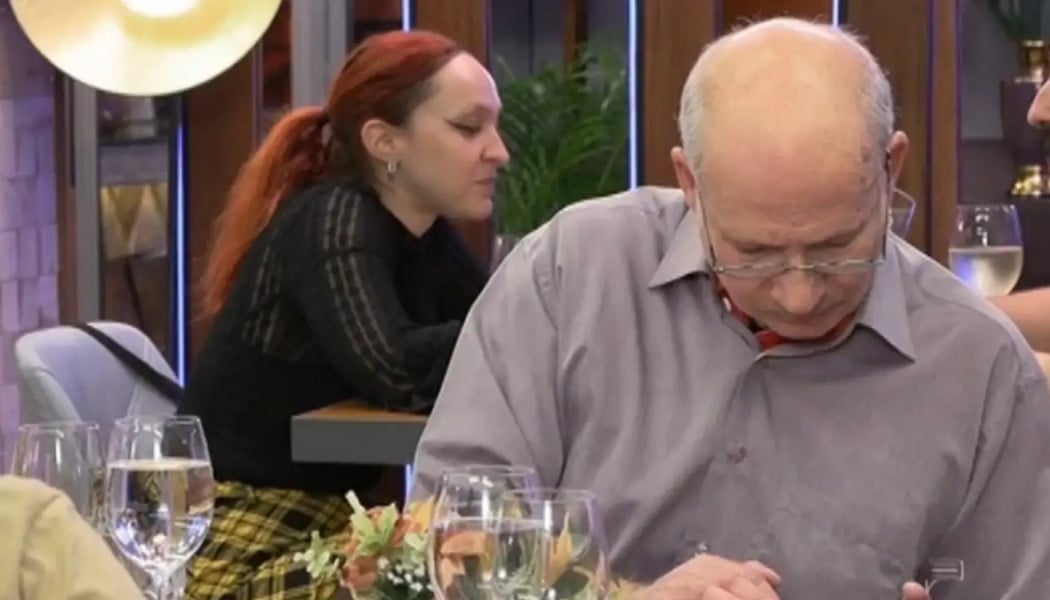 Το έπος του αιώνα στο First Dates: Έβλεπε… Ολυμπιακό όσο ήταν στο ραντεβού!