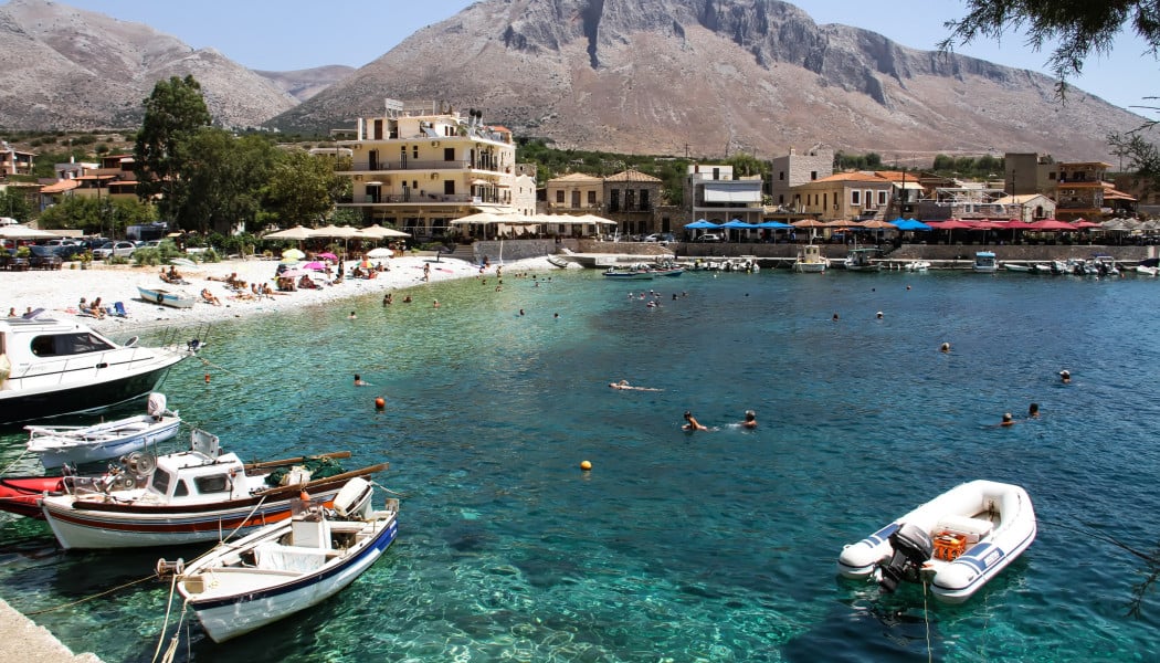 Απίθανοι προορισμοί που μοιάζουν με νησί αλλά πας με το αυτοκίνητό σου!