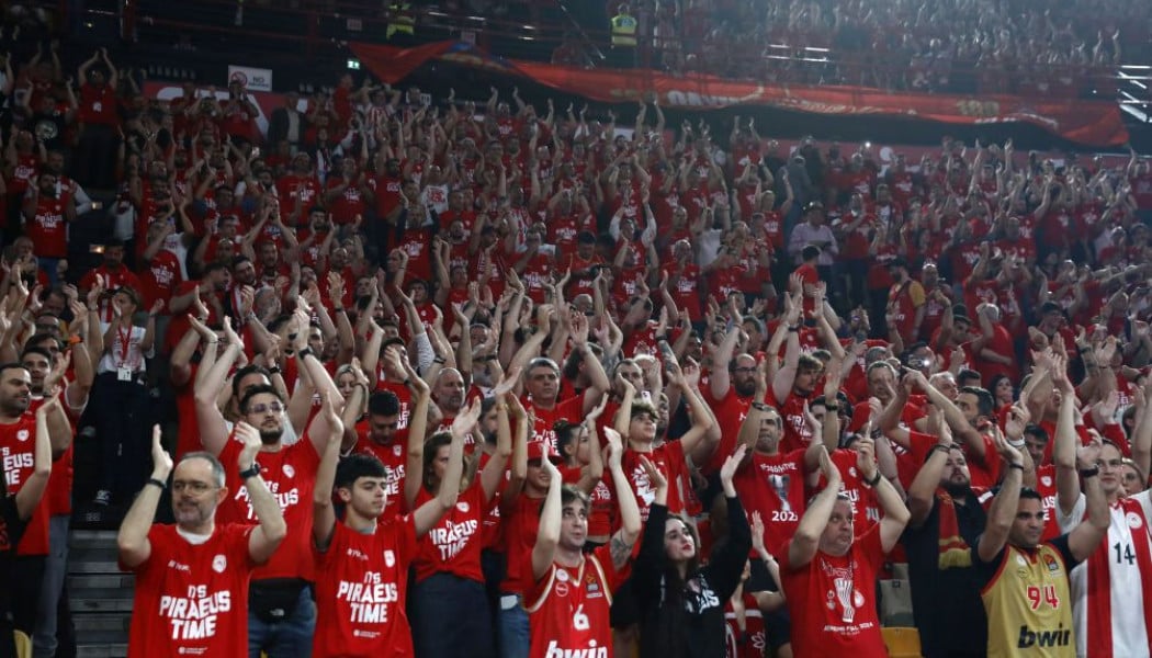"Πανζουρλισμός" στο ΣΕΦ μετά το break - Παρόντες οι Αγγελόπουλοι (ΒΙΝΤΕΟ)