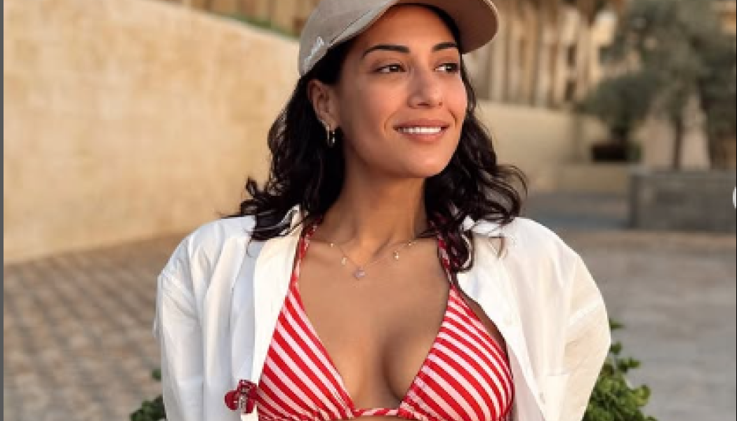 Με άψογο outfit στην Αίγυπτο η κουκλάρα Ευγενία Σαμαρά! (ΦΩΤΟ)