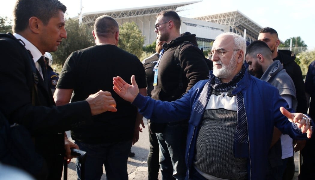 Ακροβατώντας σε μία λεπτή στρώση πάγου...