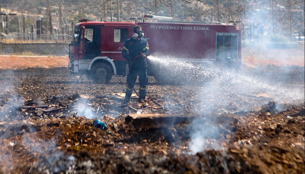 Συναγερμός για φωτιές την Παρασκευή: Πού υπάρχει πολύ υψηλός κίνδυνος