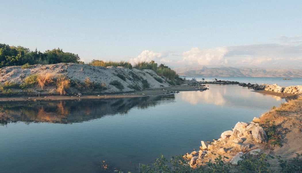 Το χωριό-φάντασμα που μοιάζει βγαλμένο από κινηματογραφικό πλάνο