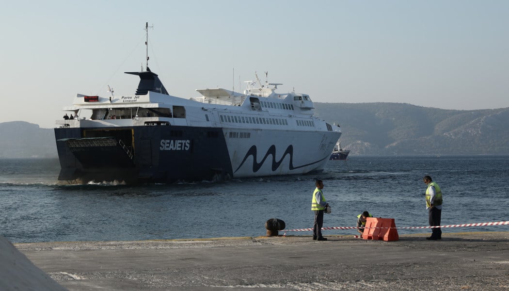 Μεταφορά ισχυρών πυροσβεστικών δυνάμεων από τη SEAJETS στη Χίο