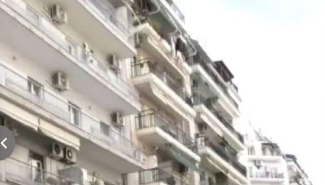 Θεσσαλονίκη: Αυνανίζονταν σε διαμέρισμα με τη θέα γειτόνισσας