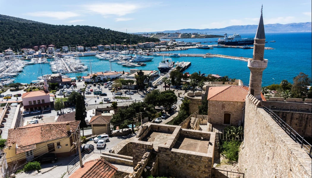 Στο low cost νησί με τις εξωτικές παραλίες δεν σε πνίγουν κόσμος και τιμές
