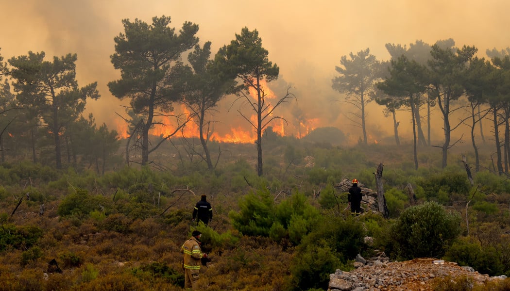 Τρίτη μέρα του πύρινου εφιάλτη στη Χίο - Παραδομένο στις φλόγες το νησί