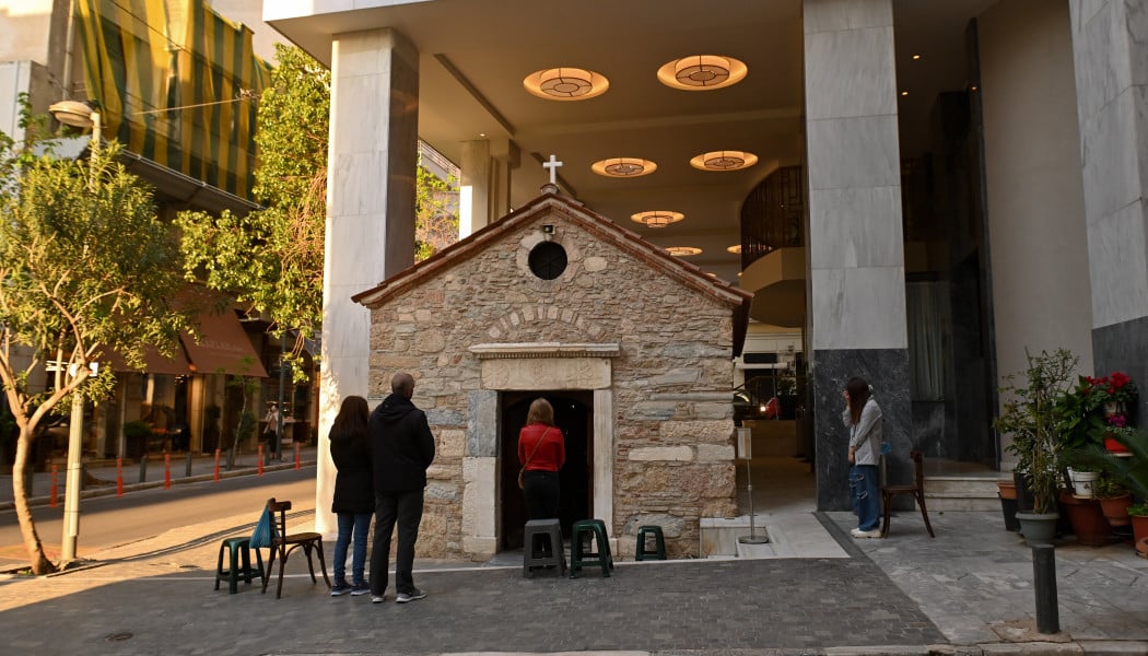 Ποια είναι η Αγία Δύναμη: Το άγνωστο εκκλησάκι στο κέντρο της Αθήνας
