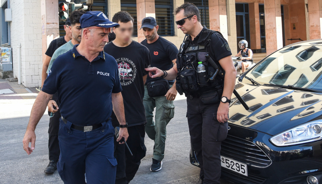 Πάτρα: Προπηλακισμοί στους κατηγορούμενους για εμπρησμό (ΒΙΝΤΕΟ)