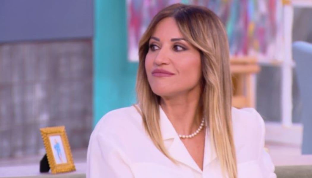Άφωνοι με τη Σοφία Παυλίδου στην παραλία - Δείτε τη φωτογραφία με μαγιό!
