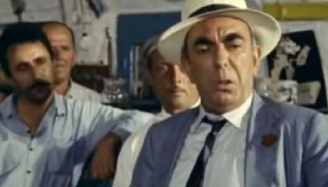 Το "μυστικό" της γκαρνταρόμπας του Διονύση Παπαγιαννόπουλου