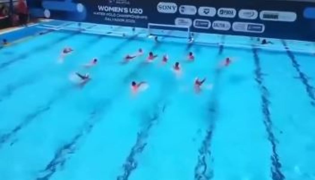 Πυροβολισμοί σε αγώνα πόλο – Βίντεο από τη στιγμή που διακόπτεται ο αγώνας
