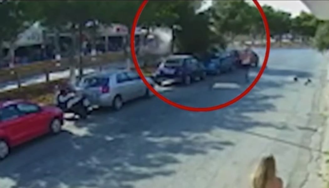 Βίντεο-σοκ από το δυστύχημα στη Χερσόνησο: Kαρέ-καρέ η θανατηφόρα παράσυρση