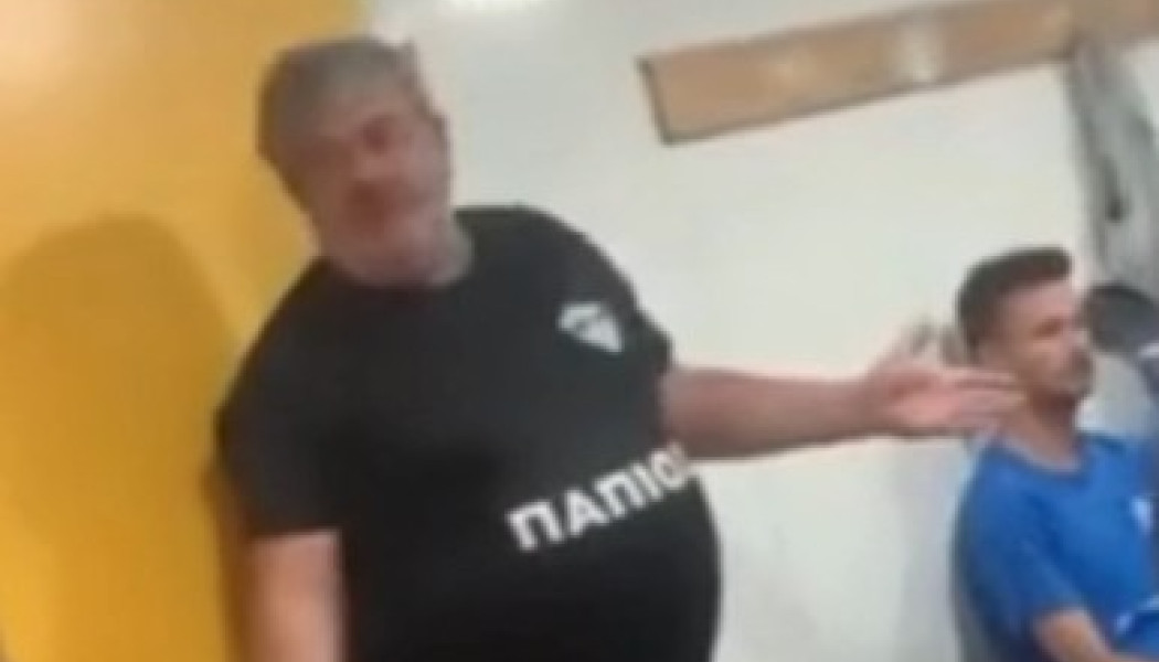 Ραγίζει καρδιές! Viral η ομιλία προπονητή για παίκτη που έχασε πατέρα 