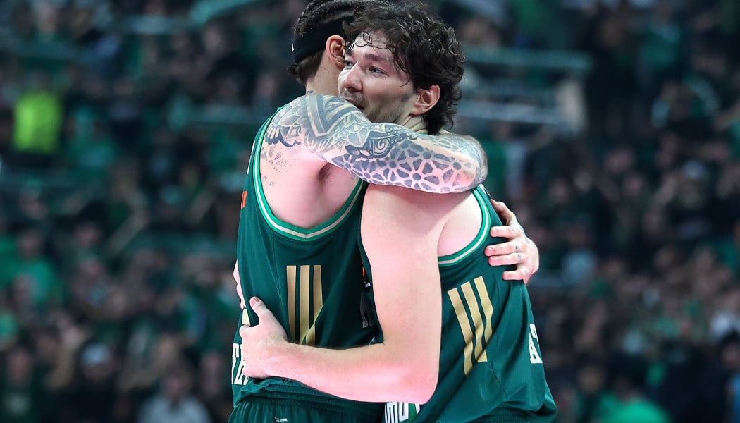 ΠΑΟ: "Η αγάπη τα νικά όλα" - Το γεμάτο νόημα πανό της Θύρας 13!