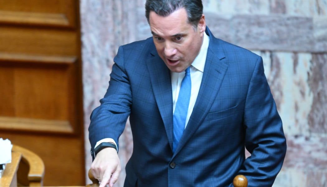 «Σφαγή» Γεωργιάδη – Κωνσταντοπούλου στη Βουλή: «Kακιά και απαίσια γυναίκα»