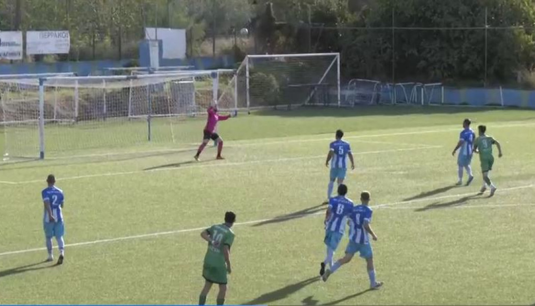 Έστειλε τη μπάλα στις... αράχνες ύστερα από "ποδιά" στον αμυντικό (BINTEO)