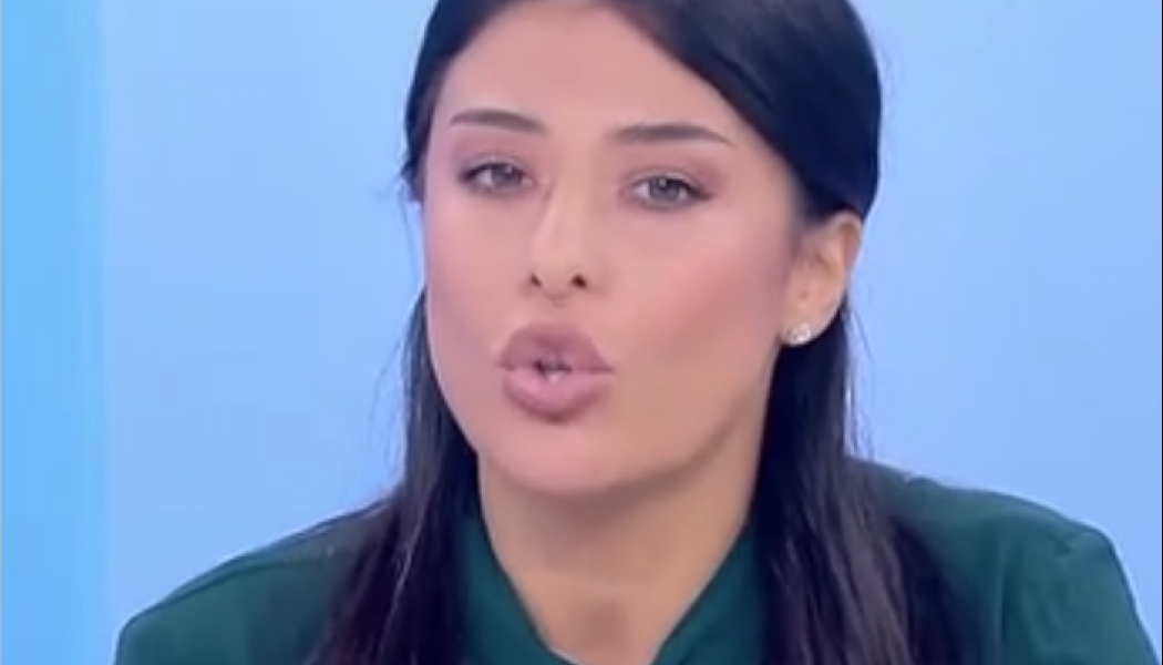 Λατινοπούλου: «Σκουπίδια οι εκπαιδευτικοί που ζητούν κατάργηση επετείων»