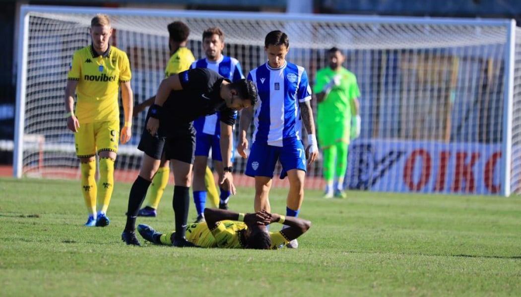 Σοκ με βασικό του Άρη - Αποχώρησε τραυματίας με δάκρυα στα μάτια