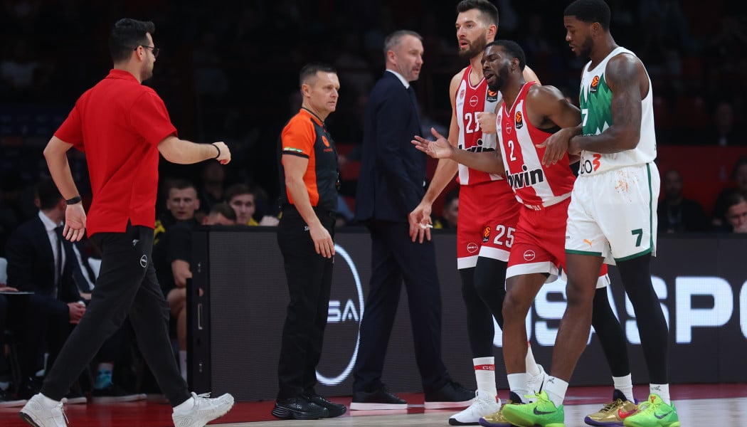 Ολυμπιακός: Οι σοκαριστικές αντιδράσεις στον τραυματισμό του Έβανς! (vid)