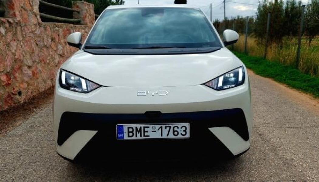 BYD Dolphin Surf Boost: Μια μικρή Lamborgini