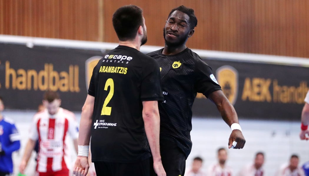 Διακοπή, θρίλερ και τελικά... θρίαμβος ΑΕΚ με Ολυμπιακό! (ΒΙΝΤΕΟ)